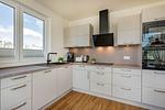 Küche / Küchenzeile - Ferienwohnung Goldfisch mit Balkon, Wellness- und Kinderspielbereich - Top-Hundeurlaub