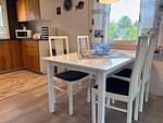 Essbereich und offene Küche im Ferienhaus Västerlyckan - Västerlyckan - Top-Hundeurlaub