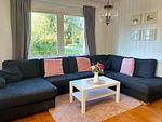 Gemütliche Sofaecke im Ferienhaus Sunny in Råda - Ferienhaus Sunny - Top-Hundeurlaub