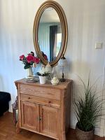 Wohnzimmer mit Spiegel im Ferienhaus Sunny in Råda - Ferienhaus Sunny - Top-Hundeurlaub