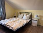 Schlafzimmer mit Doppelbett im Ferienhaus Sunny in Råda, Värmland - Ferienhaus Sunny - Top-Hundeurlaub