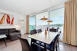 Essbereich mit Blick zum Balkon - Promenadenvilla 23 Wohnung 07 - Top-Hundeurlaub