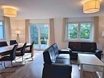Moderne Haushälfte mit drei Schlafzimmern und Kamin - Top-Hundeurlaub