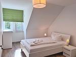 Moderne Haushälfte mit drei Schlafzimmern und Kamin - Top-Hundeurlaub