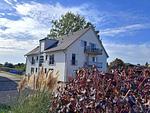Moderne Erdgeschosswohnung mit 3 Schlafzimmern und Kamin - Top-Hundeurlaub