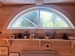 Heller Küchenbereich im Ferienhaus Hus Flåten - Hus Flåten - Top-Hundeurlaub