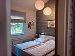 Schlafzimmer mit Doppelbett im Ferienhaus Hus Flåten - Hus Flåten - Top-Hundeurlaub