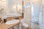 Badezimmer - Ferienhaus Waldhaus 5 mit Sauna und Terrasse mit Grill - Top-Hundeurlaub
