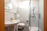 Badezimmer mit Dusche - Doppelhaushälfte 9 - Waldblick - Top-Hundeurlaub