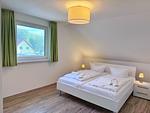 Moderne Haushälfte mit drei Schlafzimmern und Kamin - Top-Hundeurlaub