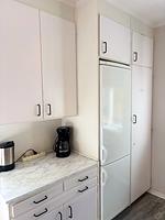 Küchenbereich mit Kühlschrank im Ferienhaus Nordic Haven - Nordic Haven - Top-Hundeurlaub