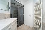 Badezimmer mit Dusche - Wohnung 01 - Top-Hundeurlaub