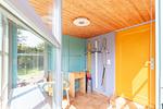 Eingangsbereich mit Tisch und Kleiderhaken - Haus Traudi - Top-Hundeurlaub
