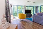 Helles Wohnzimmer mit modernen Möbeln - Haus Traudi - Top-Hundeurlaub
