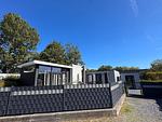 Chalet Strand Oase mit Zaun & Sichtschutz J281 - Top-Hundeurlaub