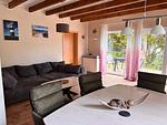 Wohn-Essbereich mit Couch im wrho12, Haus Lea in Wremen - In der Hofe 12 - Haus Lea - Top-Hundeurlaub