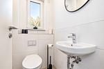 Gäste-WC - Ferienhaus Stangenberg Bucht - Top-Hundeurlaub