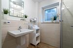 Badezimmer - Ferienwohnung "Strandhaus Möwenberg App. 11" - Top-Hundeurlaub