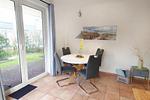 Esstisch mit 4 Stühlen im Wohnzimmer - Bernstein - Top-Hundeurlaub