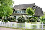 Aussenansicht des Hauses von der Waldstraße aus - Darßer Wald - Top-Hundeurlaub