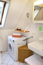 Bad (I) im unteren Bereich der Wohnung / mit Dusche, WC, Waschmaschine - W9.5 - Top-Hundeurlaub