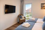Schlafzimmer 2 mit TV - Meerblick (50.4.N) - Top-Hundeurlaub