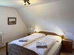 Schlafzimmer - Ferienwohnung *Üüs Aran 1* - Top-Hundeurlaub