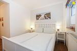Schlafzimmer - Ferienwohnung "Dollart-Prinzessin" - Top-Hundeurlaub