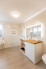 Badezimmer - Maisonette-Apartment „Hafenparadies“ am Yachthafen , optional mit Bootsliegeplatz gegen Gebühr .Haus 6 Nr47 - Top-Hundeurlaub