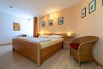 Schlafzimmer - Zwei-Zimmer-Apartment 51/07 - Top-Hundeurlaub