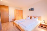 Schlafzimmer - Zwei-Zimmer-Apartment 53/23 - Top-Hundeurlaub