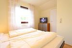 Schlafzimmer - Ostlandstraße 26 Whg. 2 OG - Top-Hundeurlaub