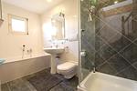 Badezimmer - Haus Meisenweg 5 - Top-Hundeurlaub