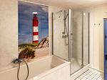Badezimmer der Ferienwohnung "Willkommen bei den Hartmanns" in Wittdün auf Amrum - Ferienwohnung „Willkommen bei den Hartmanns" - Top-Hundeurlaub