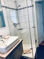 Badezimmer - Bogenhuus oben - Top-Hundeurlaub