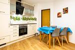 Küche / Küchenzeile - Zwei-Zimmer-Apartment 49/04 - Top-Hundeurlaub
