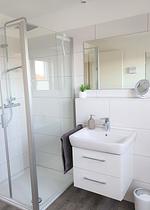 Badezimmer - Haus Nr. 22, Ferienhaus Deichgraf - Top-Hundeurlaub