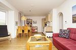Wohnzimmer - FeWo 01: Terrasse, Garten - Top-Hundeurlaub