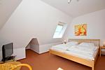 Schlafzimmer - FeWo 04: Balkon, Meerblick - Top-Hundeurlaub
