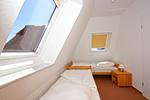 Schlafzimmer - FeWo 04: Balkon, Meerblick - Top-Hundeurlaub