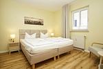 Schlafzimmer - FeWo 08: Balkon, Sauna, Schwimmbad - Top-Hundeurlaub