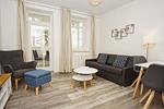Wohnzimmer - FeWo 01: Veranda, Sauna, Schwimmbad - Top-Hundeurlaub