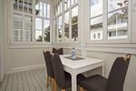 Wohnzimmer - FeWo 01: Veranda, Sauna, Schwimmbad - Top-Hundeurlaub