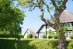 Fassade / Eingang - FeWo1: Meerblick, Terr, Garten - Top-Hundeurlaub