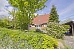Fassade / Eingang - Gartenblick: Terr, Garten - Top-Hundeurlaub