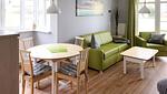 Wohnzimmer - FeWo10: Terrasse, Sauna, Schwimmbad - Top-Hundeurlaub