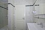 Badezimmer - FW33:Balkon,Meerblick,Sauna,Schwimmbad - Top-Hundeurlaub