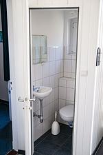 Gäste-WC - Haus am Park 1 Teestuuv - Top-Hundeurlaub