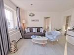 Wohnzimmer - FeWo 05 MEERhafen: Terrasse - Top-Hundeurlaub