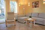 Wohnzimmer - Roter Erik App. 1, EG re - Top-Hundeurlaub